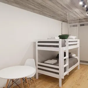feels-like-home-intendente-industrial-design-duplex.hotels-lisbon-portugal.com/